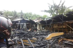 Konsleting Listrik, Rumak Milik Pak Sucik di Sentul Ludes Terbakar