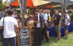 Ayo..! Ngopi Bareng di Alun-alun Lumajang, Ada Kedai Desa Dingin Gucialit