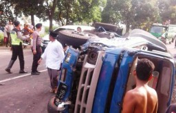 Zona Merah, Kecelakaan Beruntun 3 Mobil Terjadi di Jalur Lumajang-Jatiroto