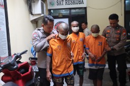 Tiga Pengedar Narkoba Ditangkap Dipinggir Jalan Raya Tempeh Lumajang