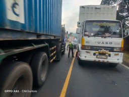 Kemacetan di Jalur Lumajang Probolinggo Bikin Pengemudi Frustasi