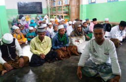 Perda Madin Dibahas DPRD, Para Santri di Lumajang Gelar Istighosah