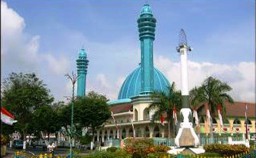 Masjid Agung Anas Machfudz Lumajang Siapkan Takjil dan Buka Puasa