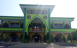 Masjid Ar-Raudhoh Labruk Kidul Megah Dengan Ornamen Ala Turki