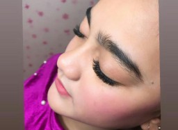 Cantik Tanpa Repot dengan Eyelash Extension