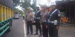 Ops Gabungan Satlantas Lumajang Sasar Dokumen Uji KIR dan Pelanggaran Kasat Mata