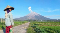 Amazing..! Melihat Indahnya Semeru dari Desa Oro Oro Ombo Pronojiwo