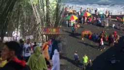 Paling Favorit saat Lebaran! Hutan Bambu dan Pantai Bambang Tembus 42 Ribu Pengunjung