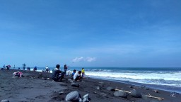 H+3 Pantai di Lumajang Diprediksi Mulai Dipadati Wisatawan