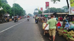 Satlantas Polres Lumajang Amankan Pasar Tumpah Ranuyoso