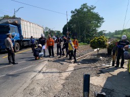 Satlantas Polres Lumajang Gelar Rakor Percepatan Pelebaran Jalan di Stasiun Klakah