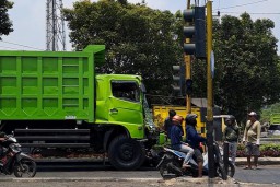 Netizen Lumajang Ternyata Was-was Saat Berhenti di Lampu Merah