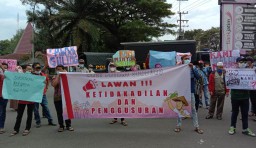 Petani Senduro Wadul DPRD Lumajang Soal Tukar Guling Lahan Garap