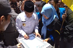 Didemo PMII, Cak Thoriq Tanda Tangani 20 Program Lumajang Hebat Bermartabat