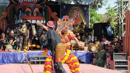 Jatigono Lumbung Seniman dan UMKM Rampak Barong Lumajang