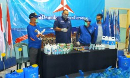 Bang Reno Bersama Demokrat Lumajang Bagikan Masker dan Hand Sanitizer