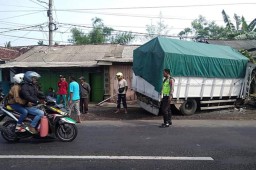 Dua Truck Jember dan Kediri Kecelakaan di Jalur Rojopolo Lumajang