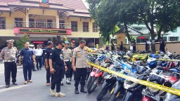 Polres Lumajang Pamer 111 Sepeda Motor Hasil Kejahatan