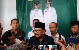 Gubernur Jatim Minta Bupati Lumajang Fokus Pada Pertanian