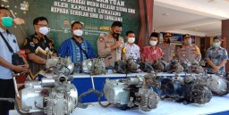 AKBP Eka Yekti Berikan Mesin Motor Kepada SMK di Lumajang