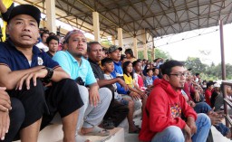 Bergairah, Ribuan Penonton Penuhi Stadion Saat Laga Semeru FC vs Madura FC