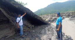 Tanggul 15 Meter Nyaris Jebol Dihamtam Lahar Dingin Semeru di Rejali