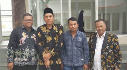 Kades Ranuwurung Lumajang Ajak Perangkat Bersama Membangun Desa