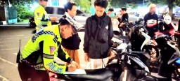 Satlantas Polres Lumajang Tilang Remaja Tak Pakai Helm