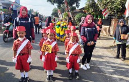 TK Pembangunan VIII Meriahkan Lomba PBB Kecamatan Randuagung