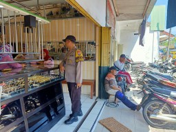 Antisipasi Kriminalitas, Polisi Datangi Toko Emas di Desa Kunir Lumajang