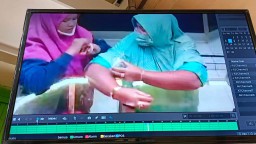 Viral Video Emak-emak di Lumajang Curi Perhiasan Emas Terekam CCTV