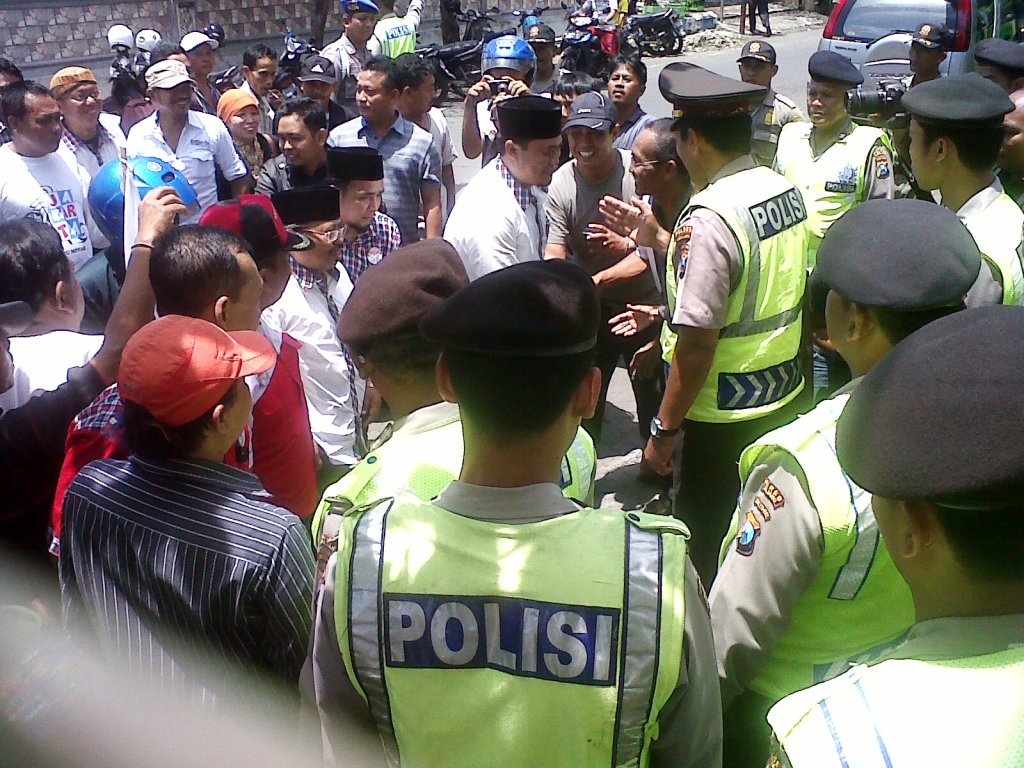 Polisi Jaga Ketat Kantor KPU Lumajang