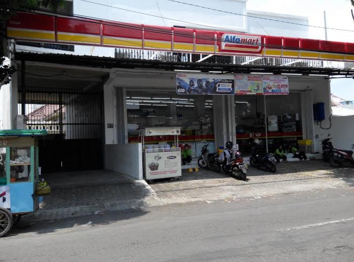 Menjamur 61 Indomaret dan Alfamart, Perijinan Toko Ritel di Moratorium