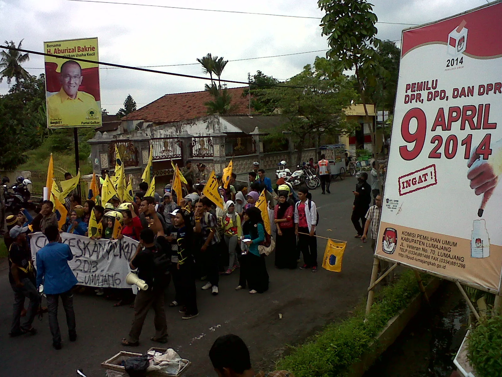 PMII Lumajang Demo KPU dan Panwaslu