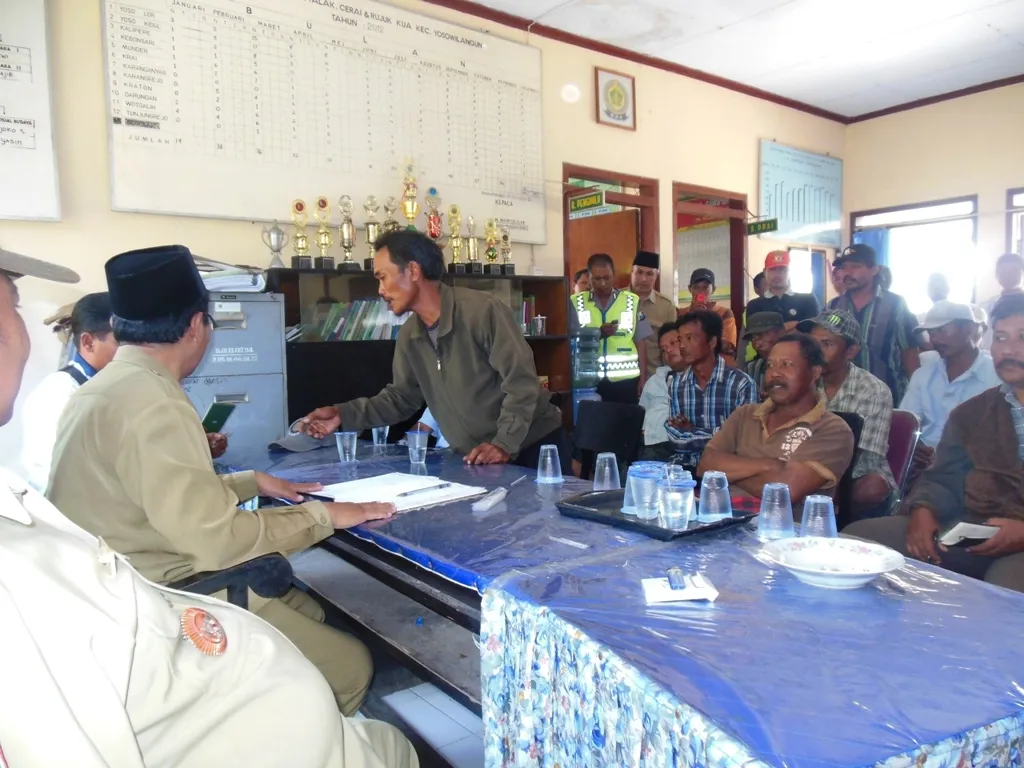 Oknum Mudhin/P3N Desa Wotgalih, Diduga Memalsukan Surat Nikah