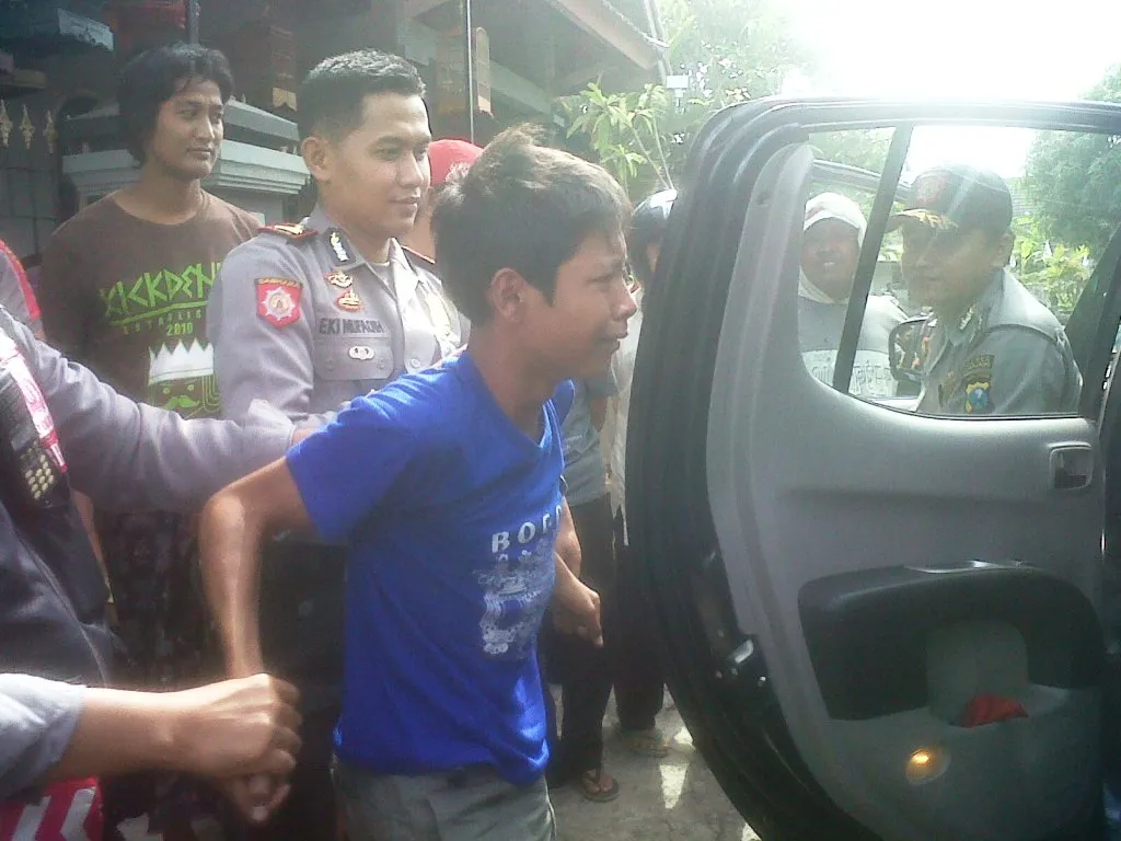 Nyuri Burung, Pemuda Ciliwung, Lumajang, Nangis Saat Dibawa Polisi