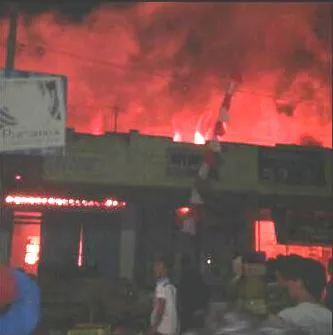 Puluhan Kios Pedagang Pasar Tempah Lumajang Hangus Terbakar