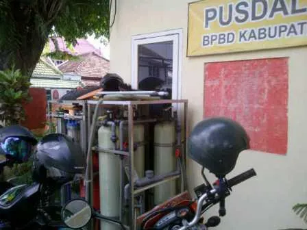 Waduh..!! Bantuan BNPB Malah Dijadikan Tempat Helm dan Alat Kebersihan