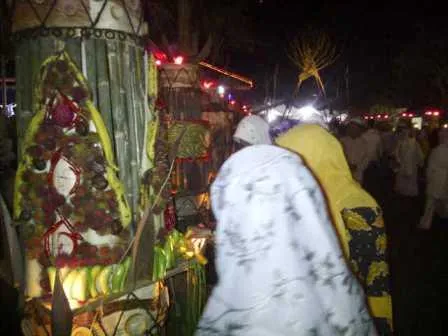 Tumpeng dan Artistik Maulud Hijau Pukau Peserta Pengajian di Pendopo