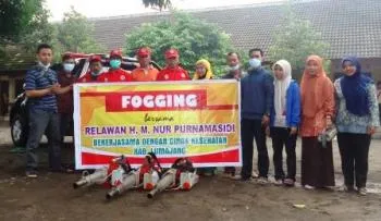 Tim Bang Poer Bersama Dinas Kesehatan Lakukan Fogging di PP Ulil Albab Desa Wotgalih