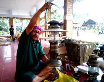 Lampu Petromax Djaman Perjuangan dan Lampu Botol Kuno Akan Hiasi LoemadjangDjadoel2015