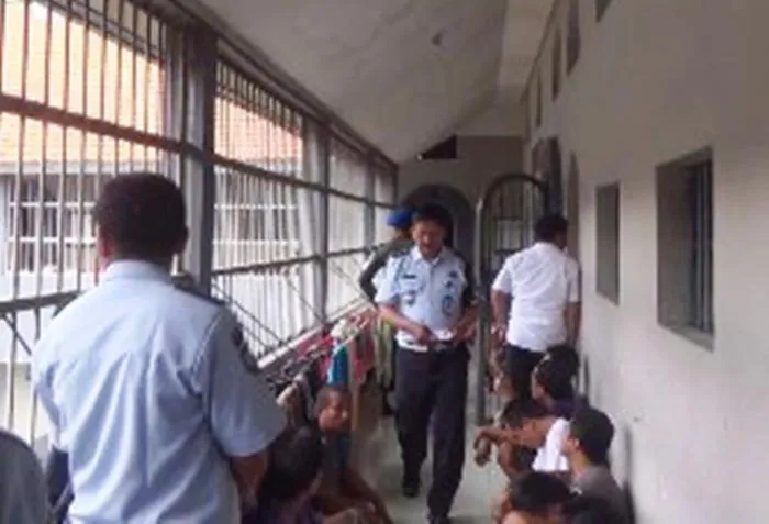 Berantas Peredaran Narkoba, Petugas Gabungan Gelar Razia di Lapas Kelas II B Lumajang