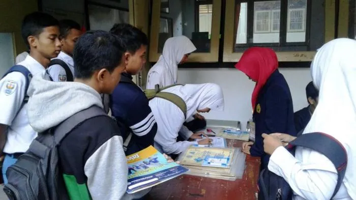 Pupuk Kecintaan Pada Sejarah, Unej Gelar Olimpiade di SMAN 2 Lumajang