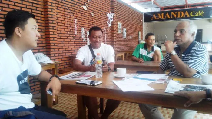 H.Thoriq Tunjuk Arif dan Junaidi Racik Skuad PSIL Linus