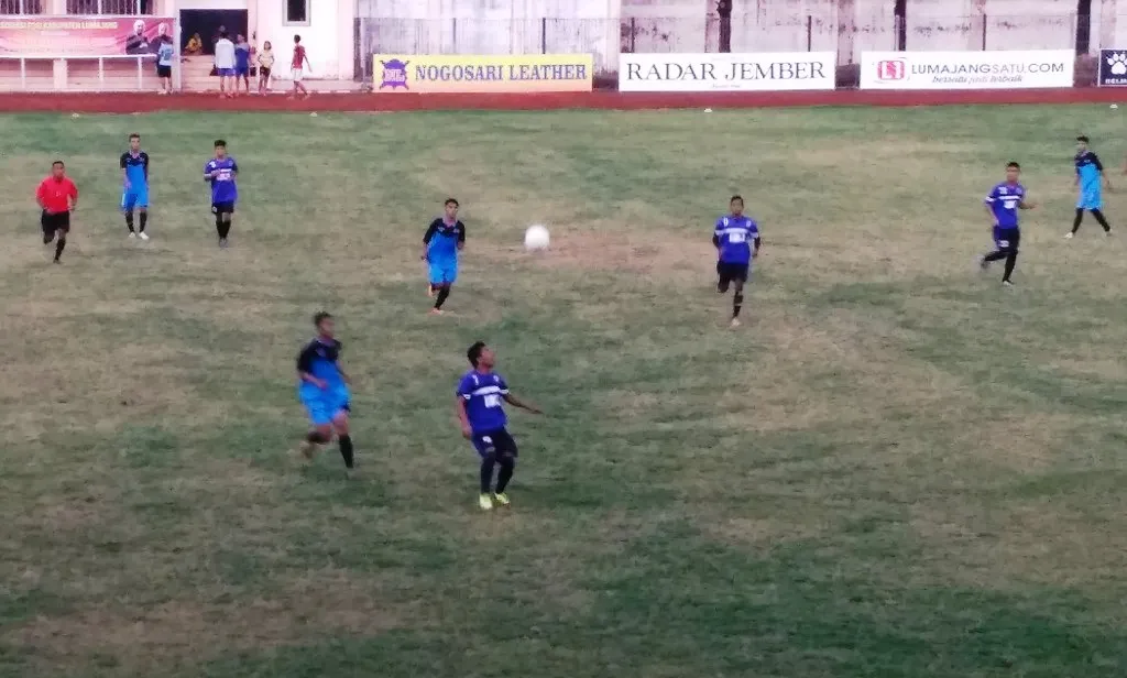 Main Trengginas, PSIL Hajar Jember United 2-0