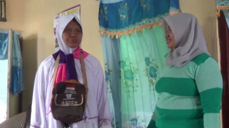 Nabung 27 Tahun, Nenek Penjual Ketan Naik Haji