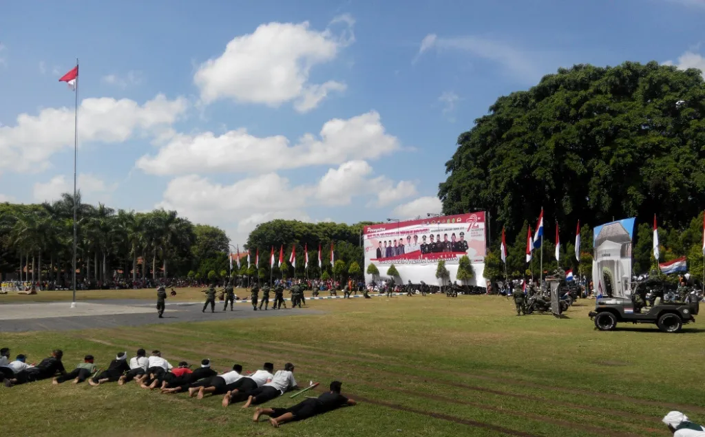 Drama Kolosal Perjuangan Warga Lumajang Pukau Peserta Upacara HUT RI ke-72