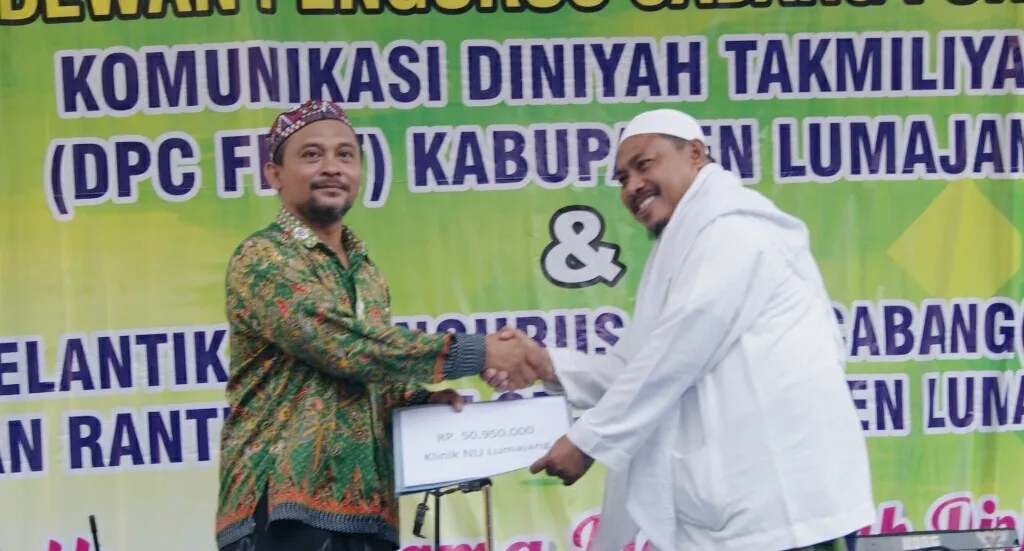 FKDT Serahkan Bantuan 50 Juta Untuk Klinik NU Lumajang