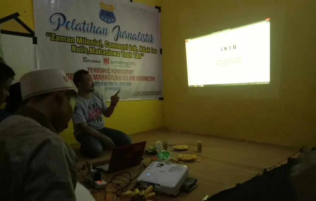 Pelatihan Jurnalistik, PK-PMII Abu Hasan Al-Asy'ari Lumajang Ambil Tema Menggelitik