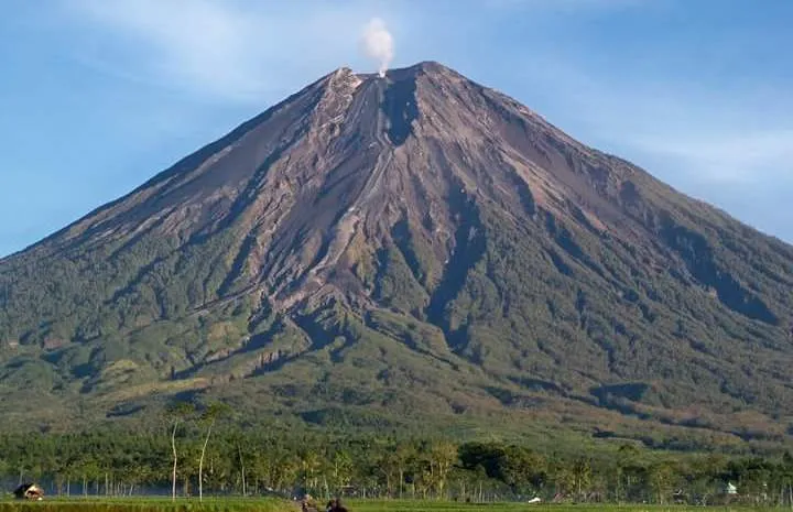 Siapkan Carriermu! Pendakian Semeru Dibuka 12 Mei 2019